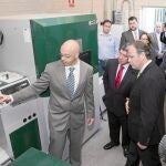 El consejero de Fomento y Medio Ambiente, Antonio Silván visita el el sistema de calor centralizado con biomasa de la localidad burgalesa de Belorado, en compañía, entre otros, del presidente de la Diputación de Burgos, César Rico