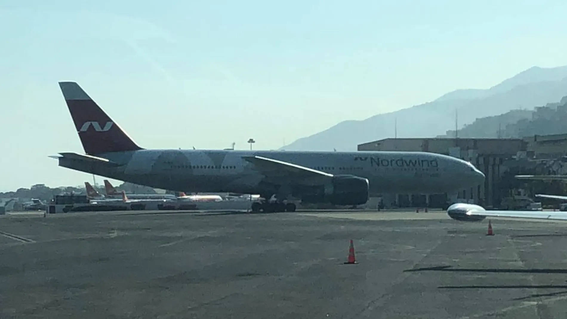 Imagen del avión aterrizado en Caracas