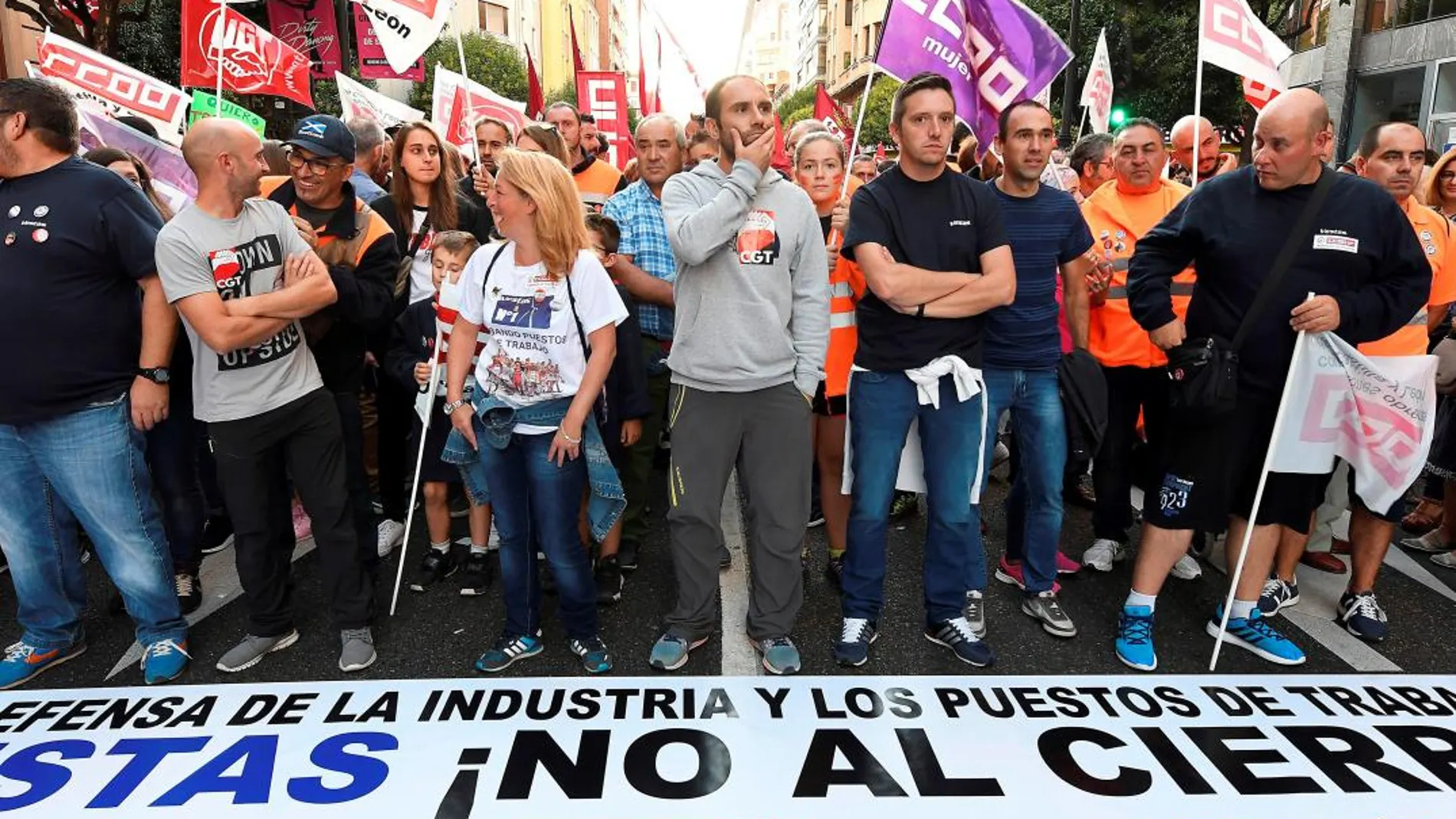 Histórica manifestación por las calles de León en defensa de los trabajadores de Vestas y por el empleo en la provincia