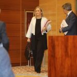 Cifuentes aspira a tres puestos en la ejecutiva nacional del PP