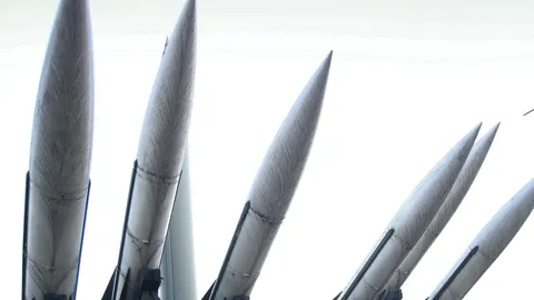 Vista de varios misiles norcoreanos Scud-B en el Museo Memorial de la Guerra de Corea, en Seúl, Corea del Sur, el 12 de febrero de 2017.