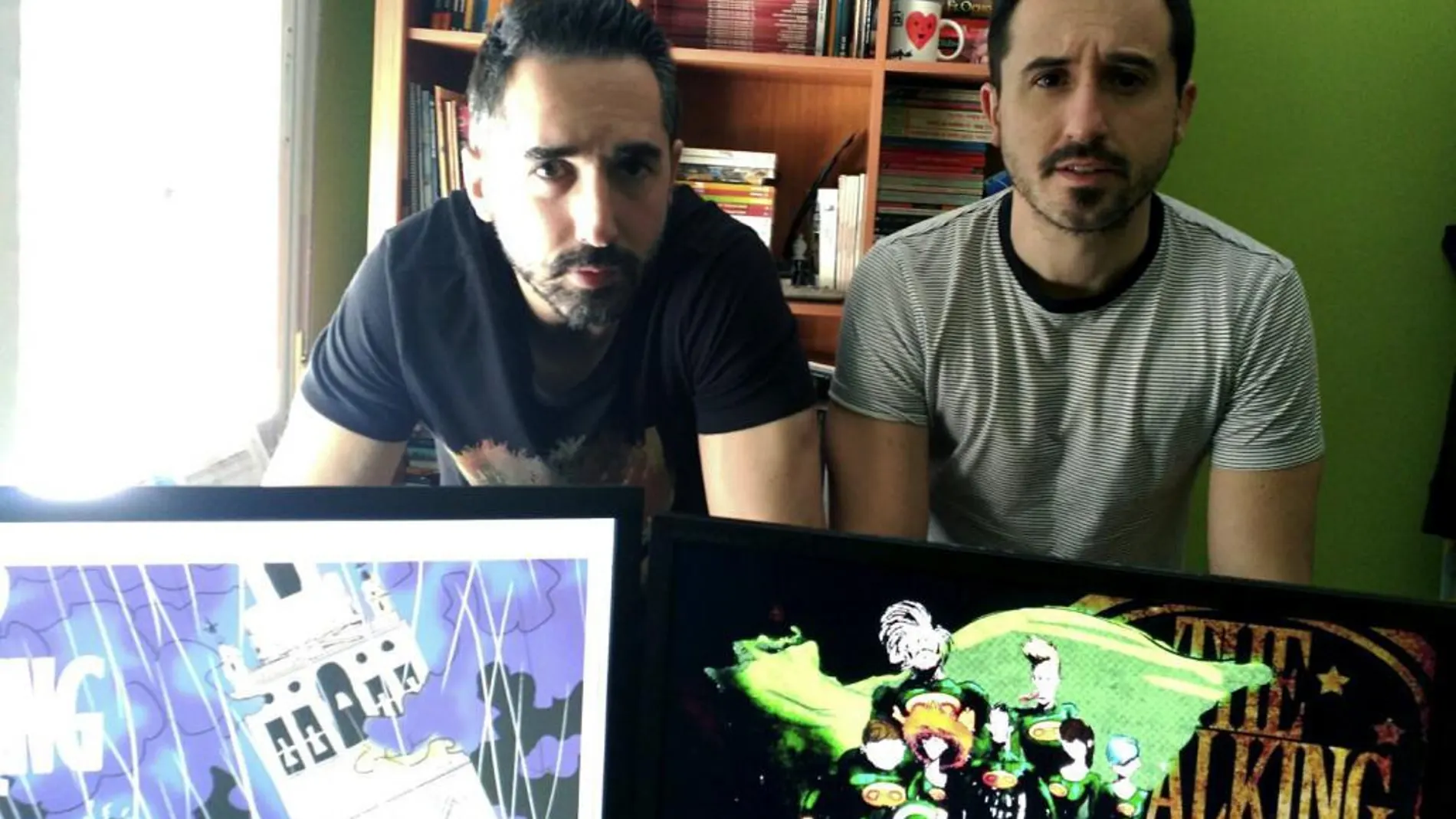 Los hermanos Manuel y José Miguel Pérez, autores de del primer cómic de superhéroes de Andalucía, titulado "The Walking Lights"