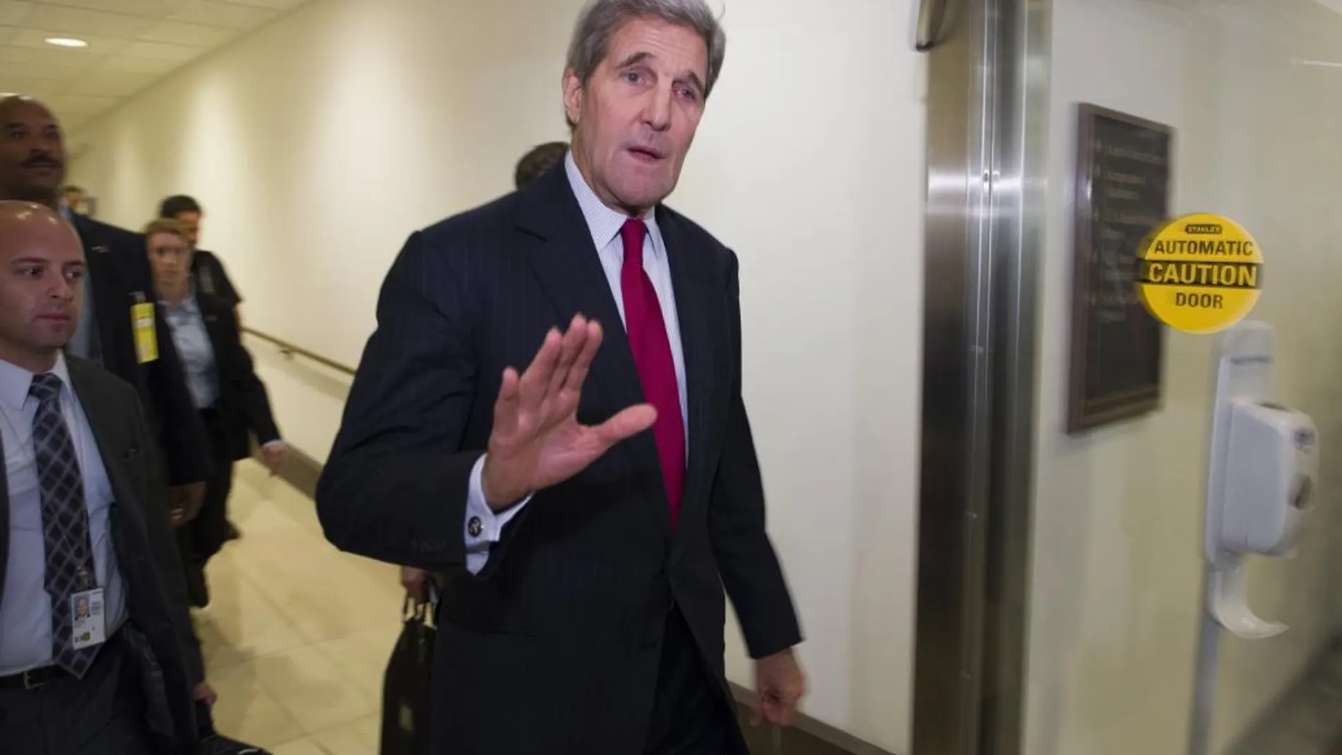 El Secretario de Estado, John Kerry, a la salida del Capitolio