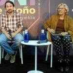 Pablo Iglesias y Manuela Carmena, en la celebración de un encuentro en la Universidad de Otoño de Podemos el pasado octubre