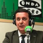 El presidente de la Diputación de Almería, Javier Aureliano García, ayer en los estudios de Onda Cero / Foto: La Razón
