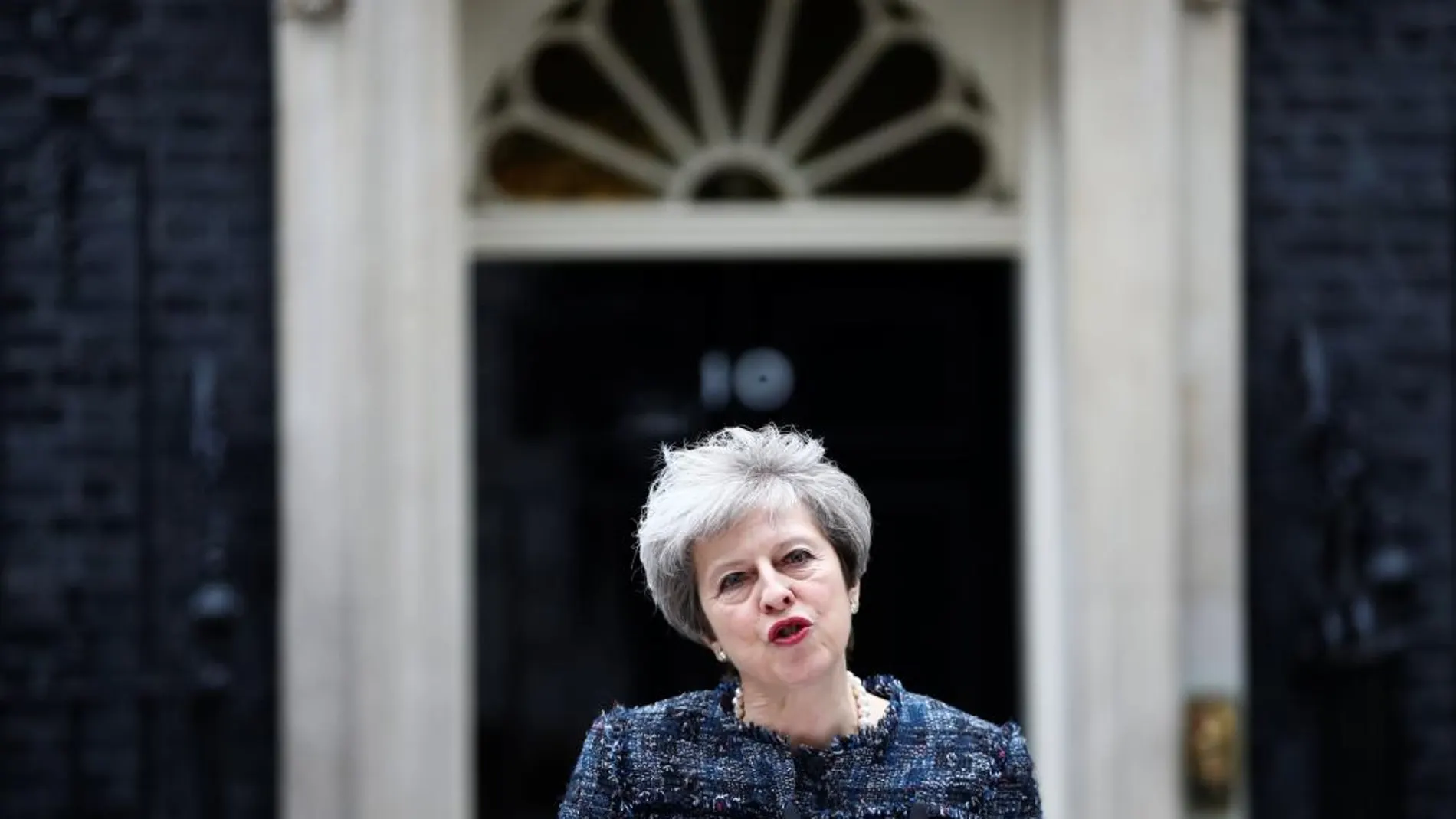 Theresa May ofrece un discurso ante su residencia oficial de Downing Street