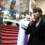 Bildu mantendrá la muestra que profana la eucaristía