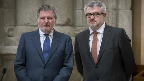 El portavoz del Gobierno y ministro de Educación, Cultura y Deporte, Íñigo Méndez de Vigo asiste a la toma de posesión de Miguel Falomir como nuevo director del museo del Prado