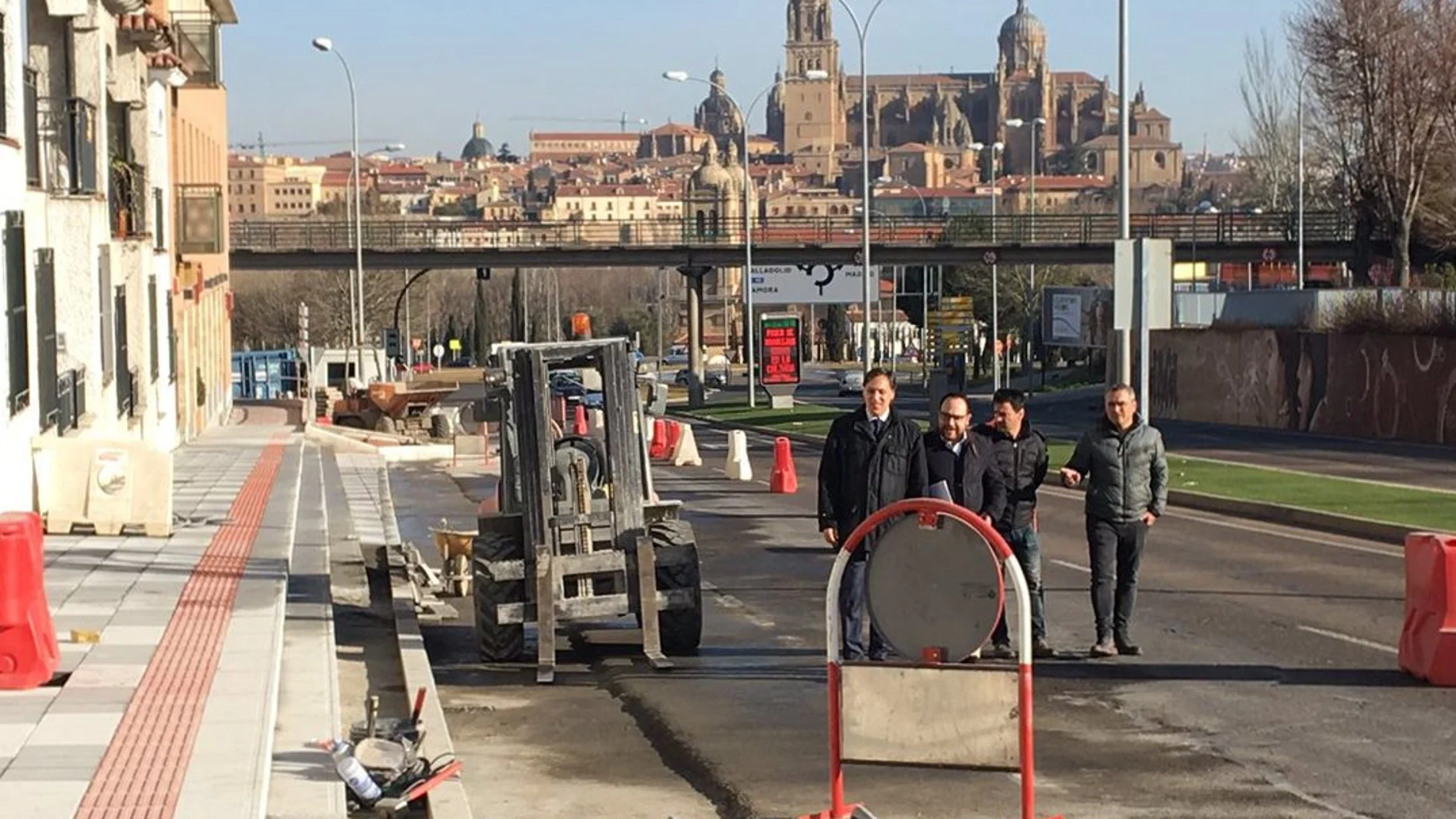 El alcalde de Salamanca durante una reciente visita a obras que se están realizando en la ciudad
