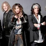 De izda. a dcha., Brad Whitford, Tom Hamilton, Steven Tyler, Joe Perry y Joey Kramer son Aerosmith