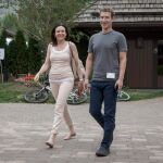 Sheryl Sandberg, junto a Mark Zuckerberg / Efe