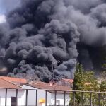 Extinguido el incendio de la fábrica de jamones de Sánchez Romero Carvajal en Jabugo