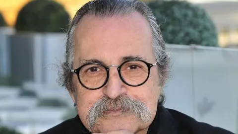 El polifacético artista Pascual González