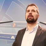 El portavoz del Grupo Parlamentario Socialista, Luis Tudanca, explica la PNL que va a presentar su formación en el próximo pleno de las Cortes