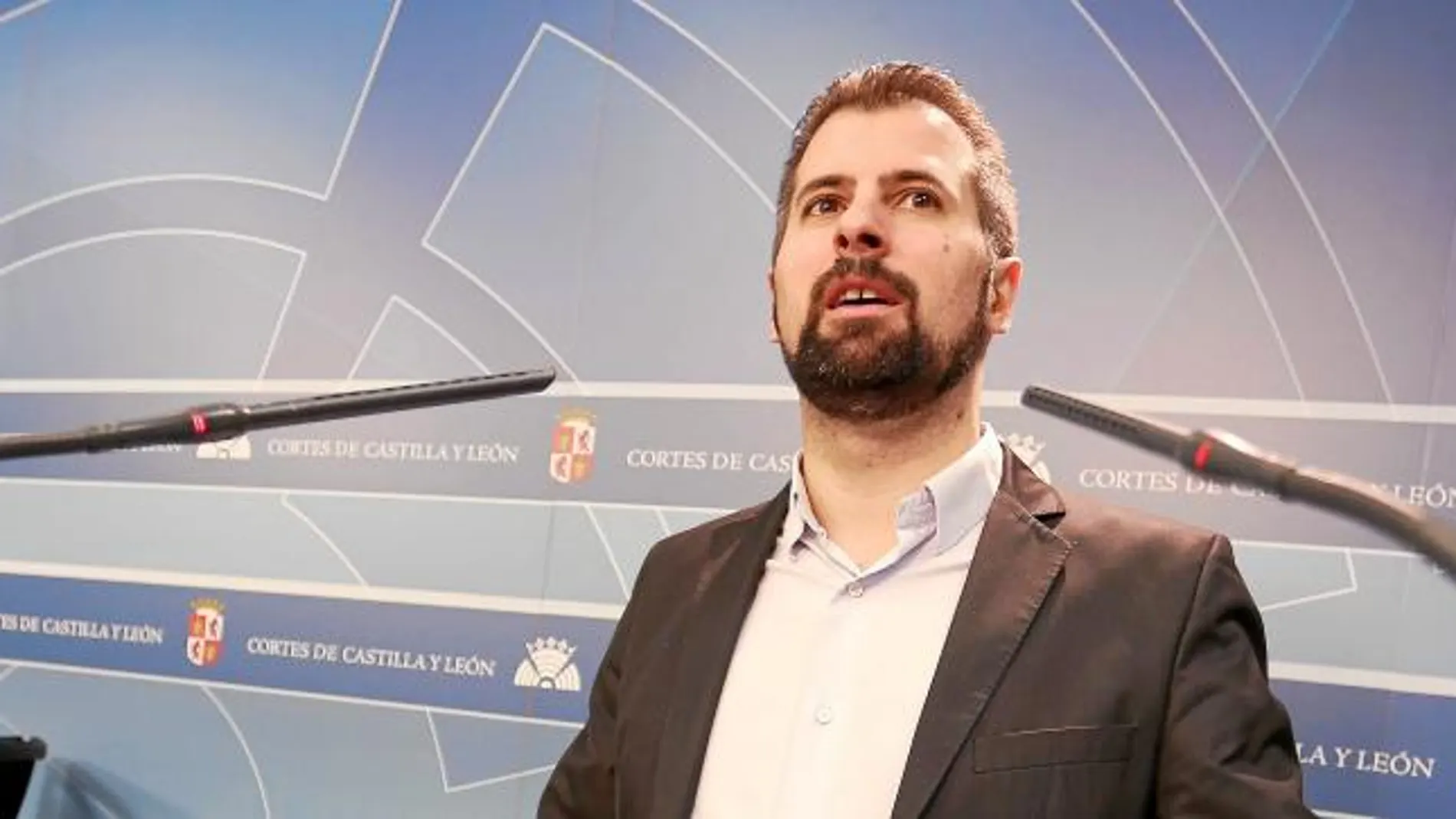 El portavoz del Grupo Parlamentario Socialista, Luis Tudanca, explica la PNL que va a presentar su formación en el próximo pleno de las Cortes