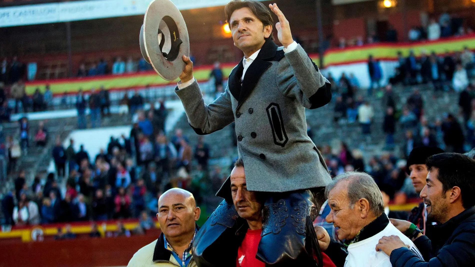 Diego Ventura sale a hombros tras la segunda corrida de la Feria de la Magdalena