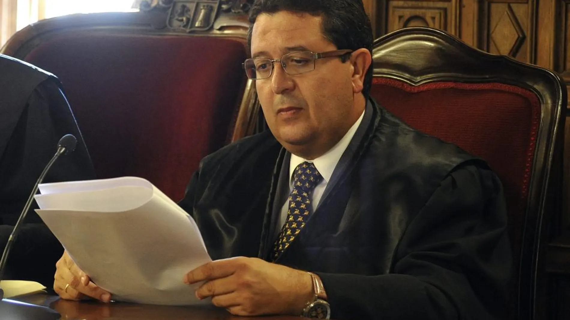 El juez Serrano pide al CGPJ su reincorporación y los salarios no percibidos