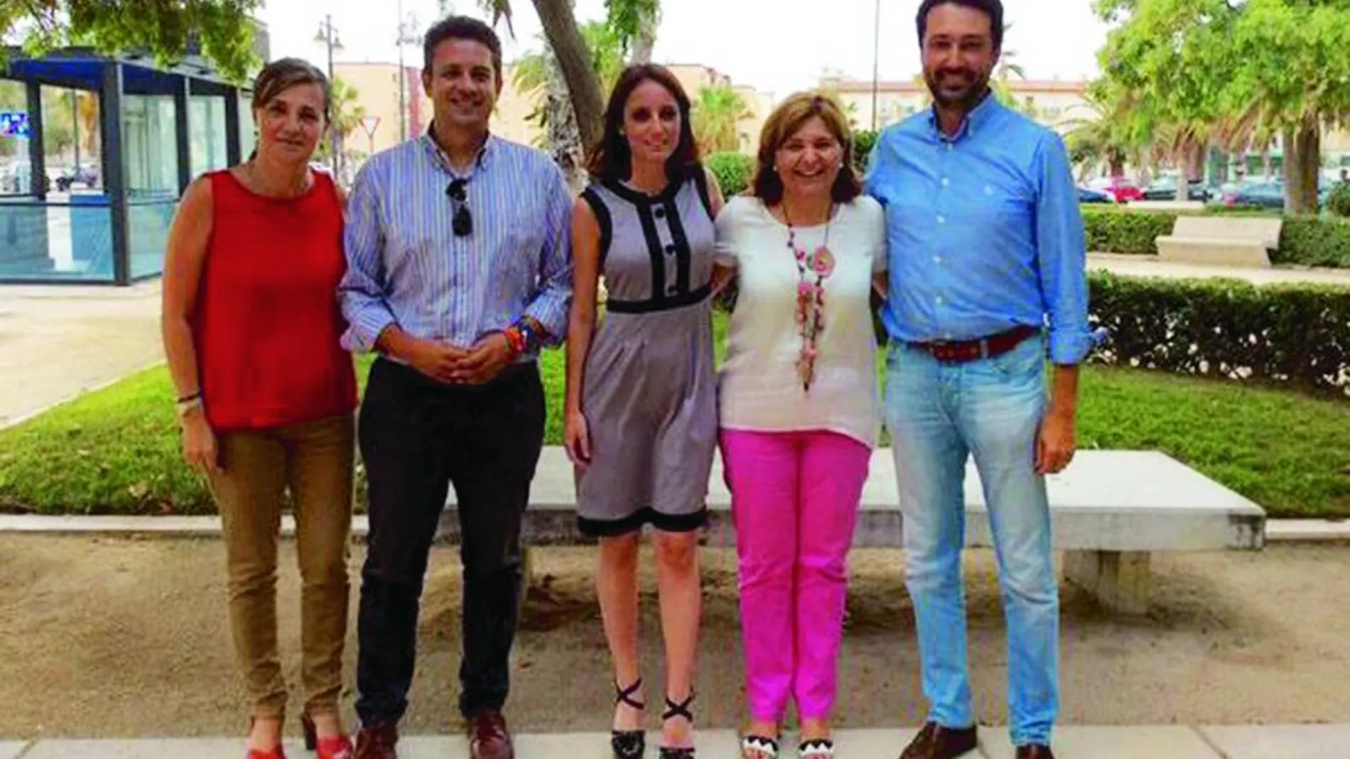 Elena Bastidas con Andrea Levi, Isabel Bonig y Vicente Betoret el pasado verano