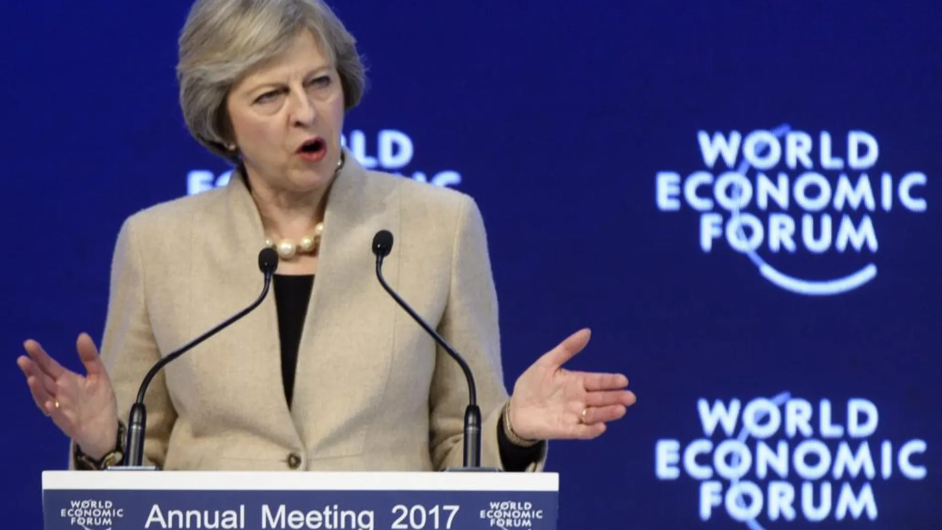 La primera ministra británica, Theresa May, durante su discurso en el Foro Económico Mundial que se celebra en la localidad alpina suiza de Davos