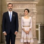 Don Felipe y Doña Letizia han trasladado su pésame a las familias de los policías