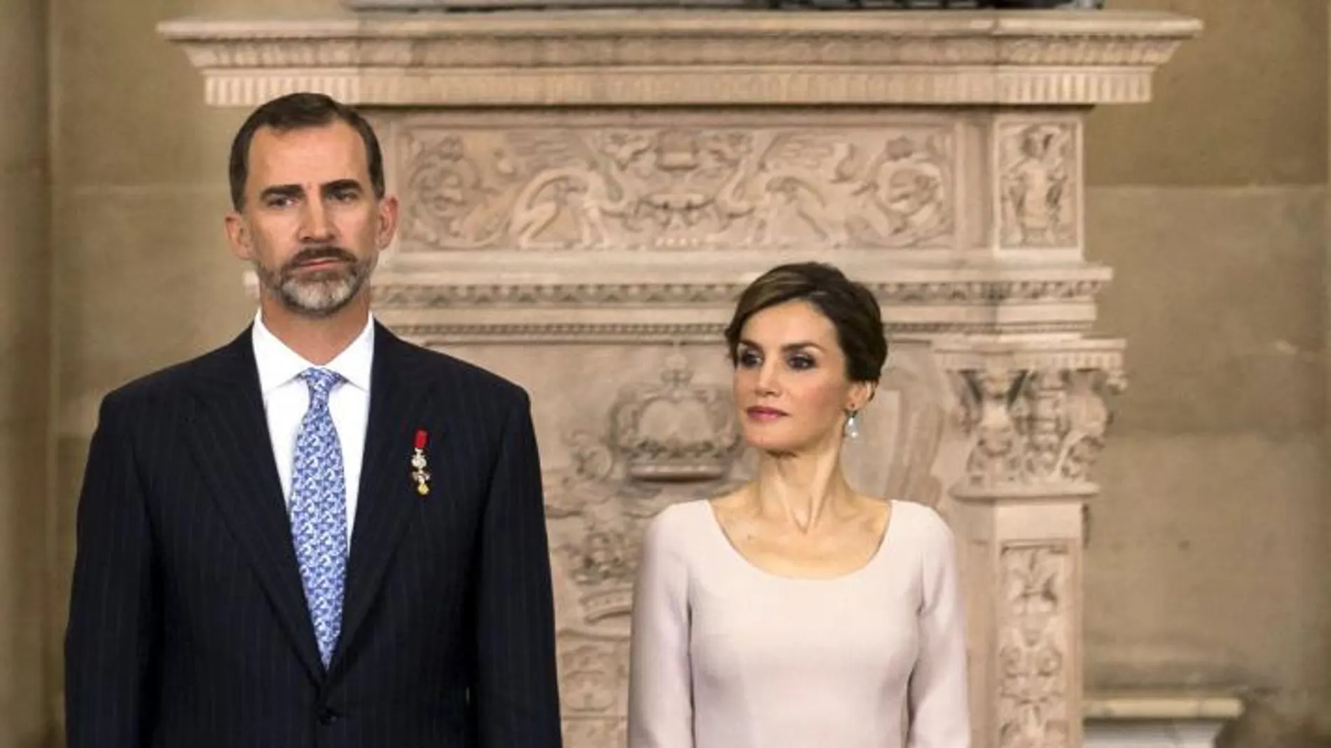 Don Felipe y Doña Letizia han trasladado su pésame a las familias de los policías