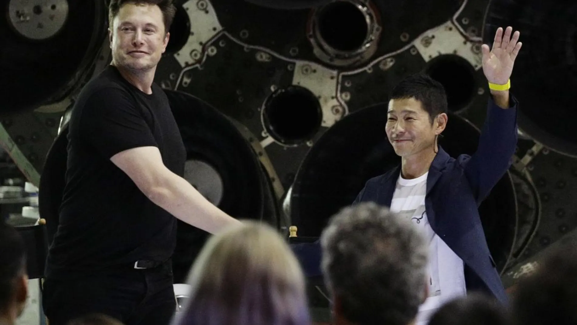 Yusaku Maezawa, junto a Elon Musk / Foto: Reuters