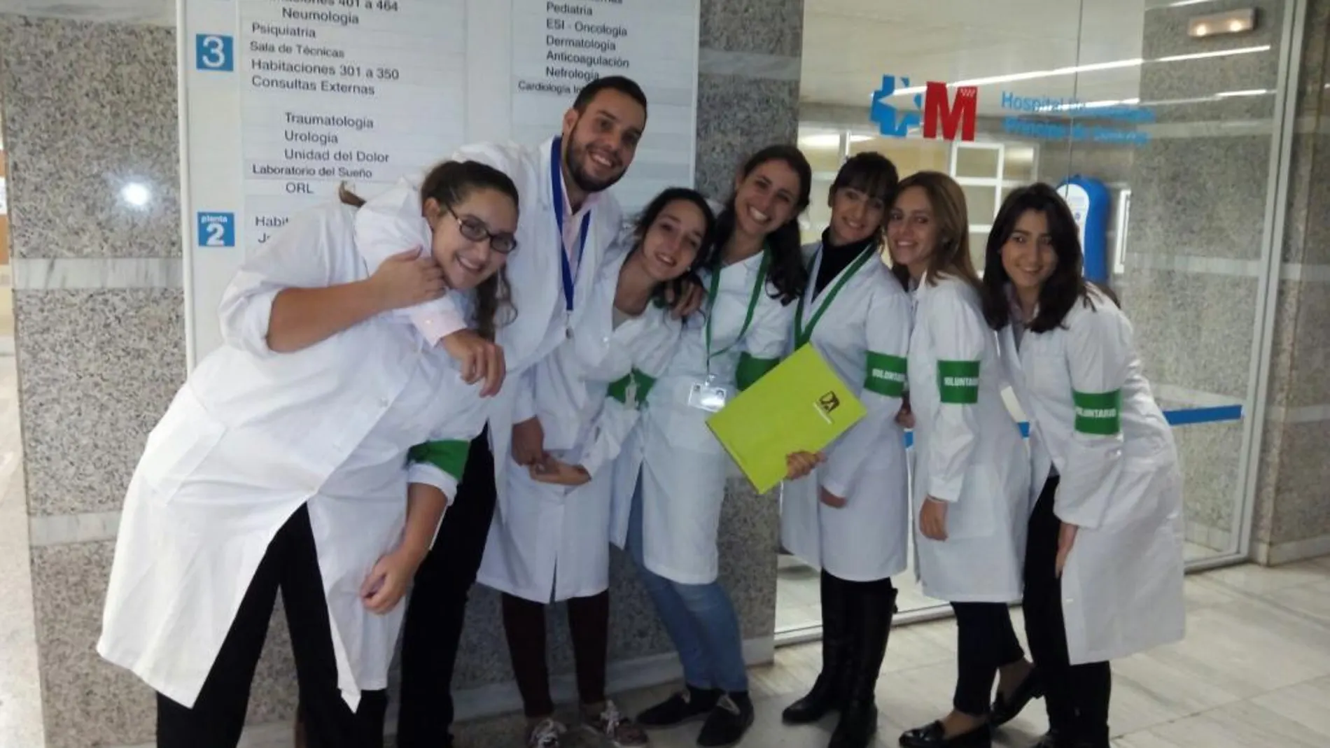 Voluntarios que participan en el proyecto «Una mano amiga en tu hospital»