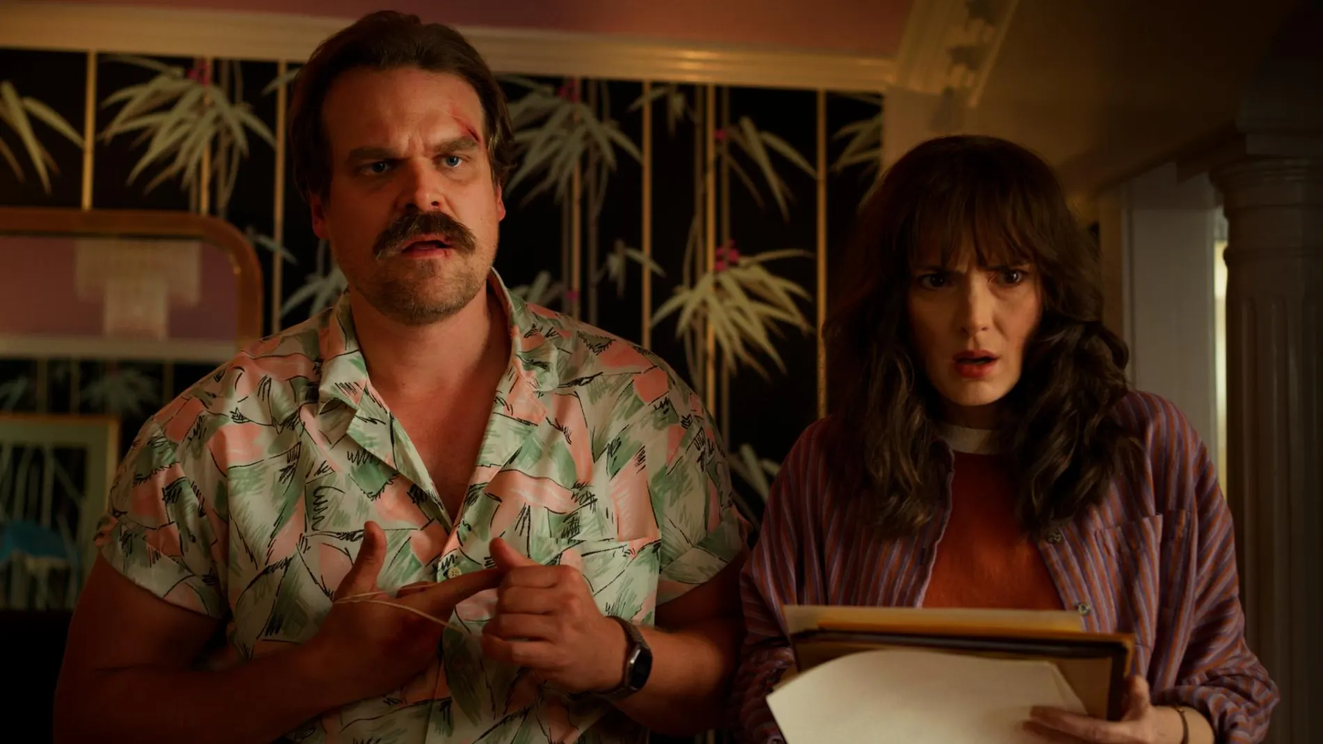 Jim Hopper y Joyce Byers en una imagen promocional/Netflix