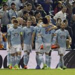 Los jugadores del Celta de Vigo celebran el primer gol del equipo gallego