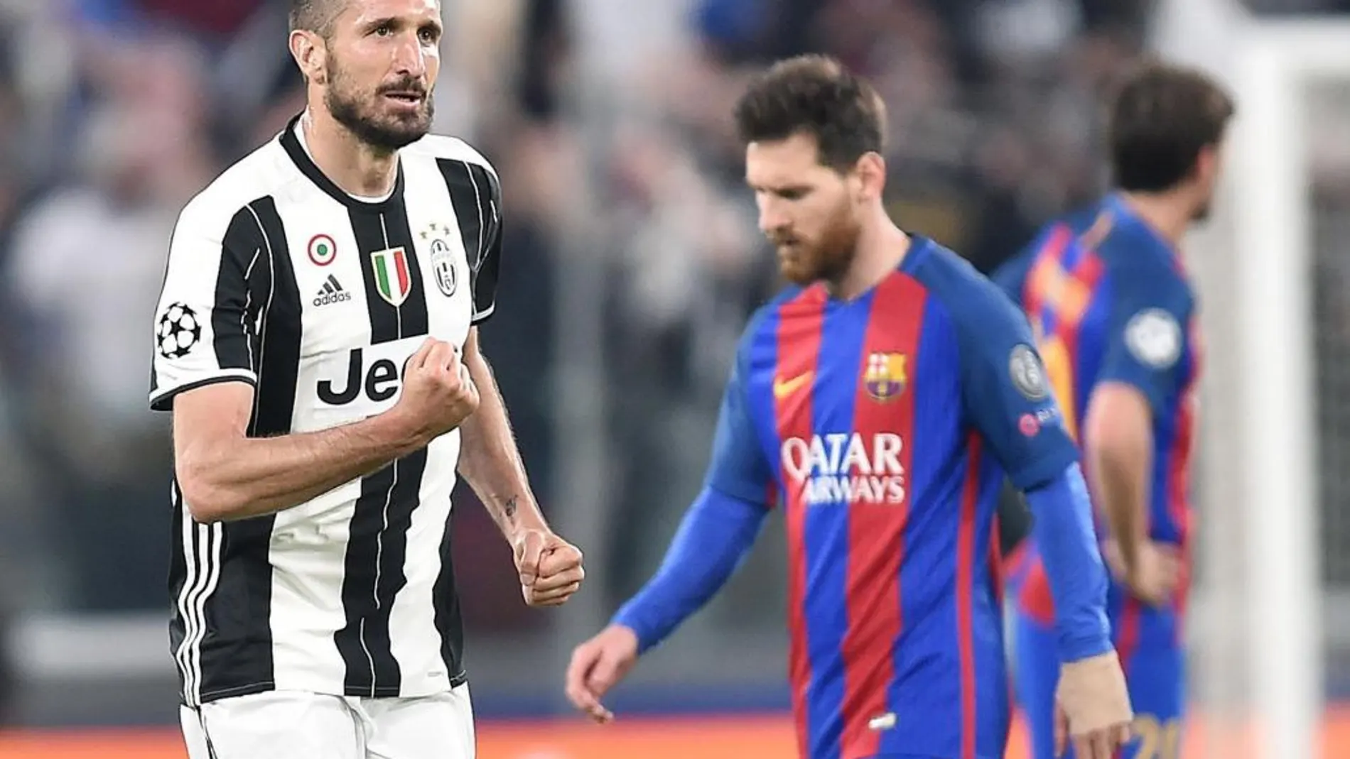 Chiellini y Messi en el partido de ida en Turín