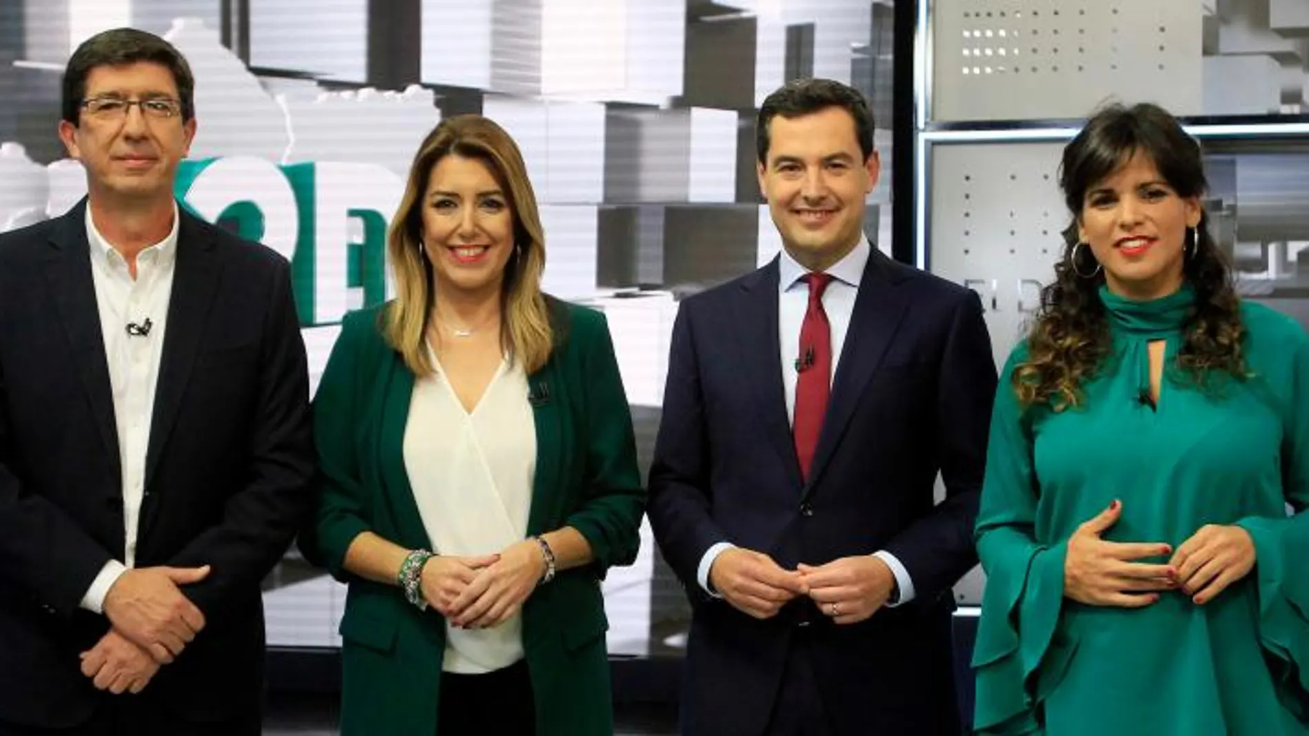 Juan Marín, Susana Díaz, Juanma Moreno y Teresa Rodríguez, ayer, momentos antes del debate en la RTVA