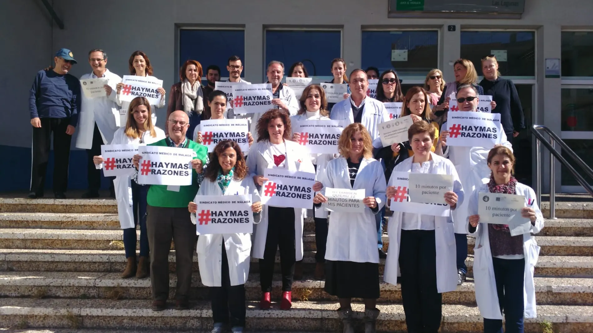 Los médicos de Málaga protestaron ayer para reclamar diez minutos por paciente / Foto: La Razón