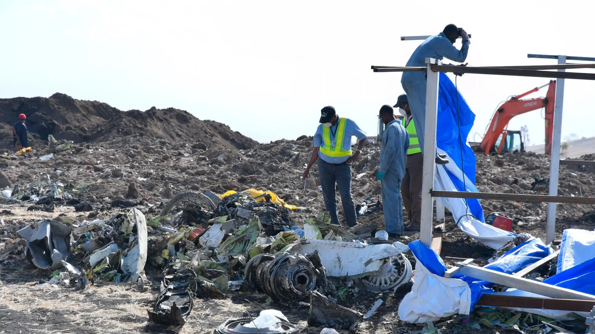 Imagen de los restos del avión siniestrado en Etiopía el pasado mes de marzo