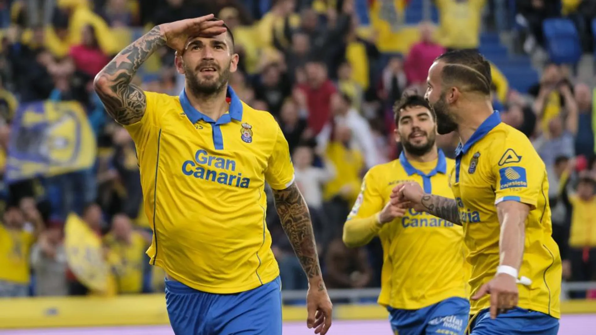 Marko Livaja celebra tras marcar el segundo gol ante Osasuna.