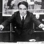 En la brecha. Chaplin reparte planfetos en 1918 sobre la Primera Guerra Mundial