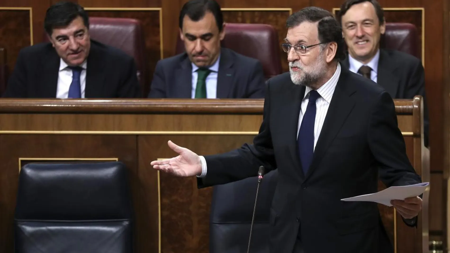 El presidente del Gobierno, Mariano Rajoy, durante su intervención hoy en la sesión de control en el Congreso de los Diputados.