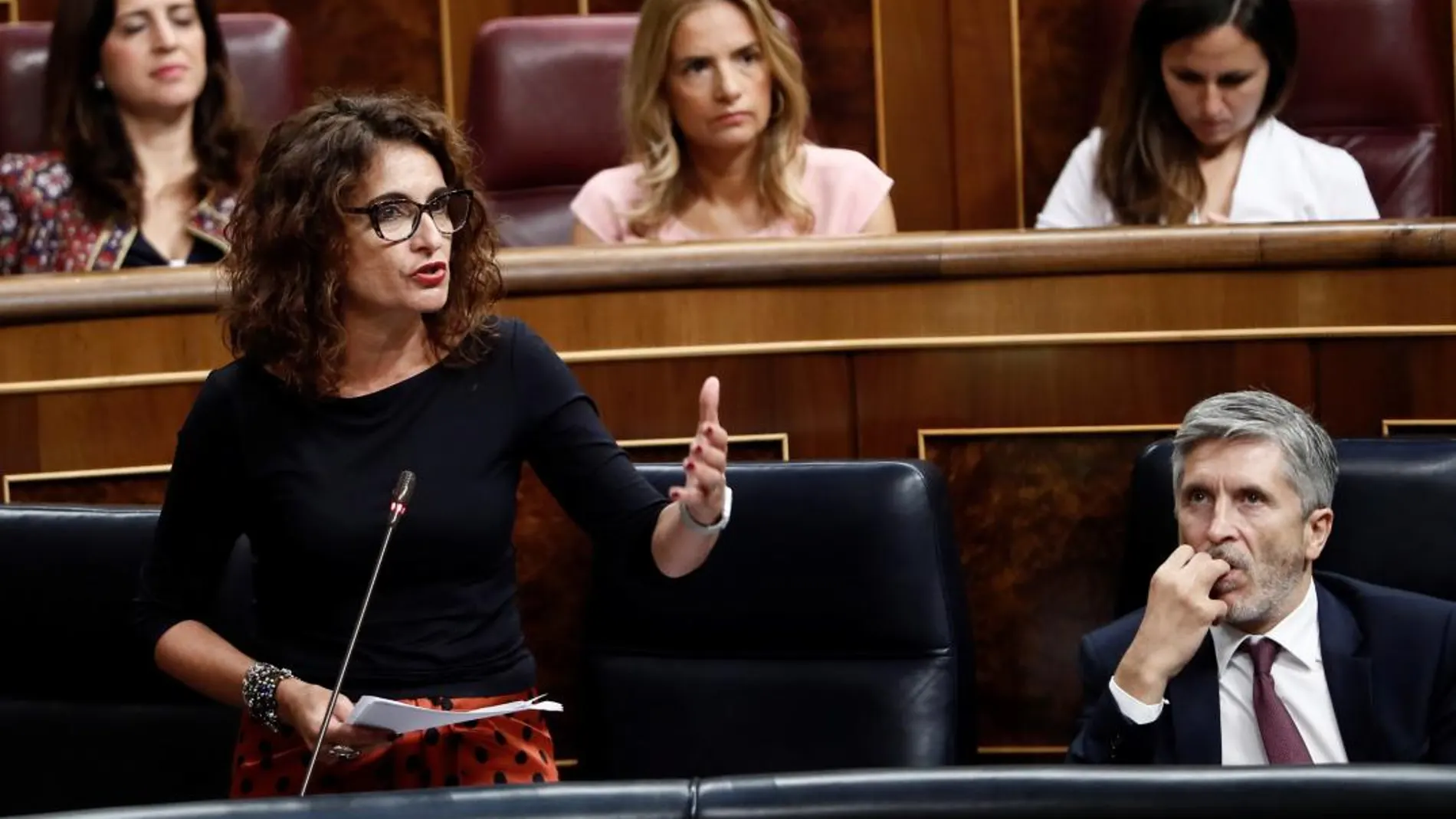 La ministra de Hacienda, María Jesús Montero, durante su intervención en la sesión de control al Gobierno/Foto: Efe