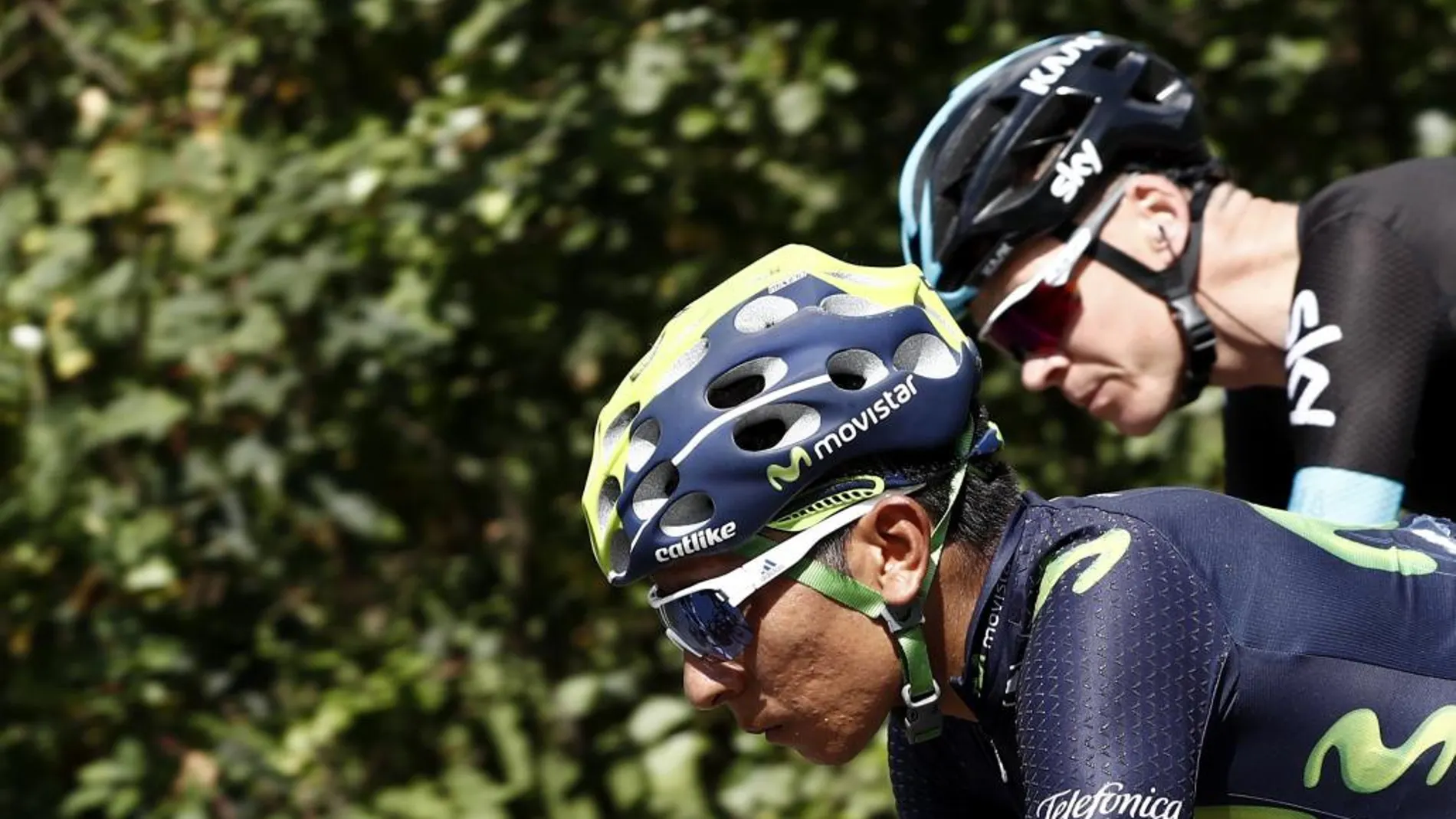 Nairo Quintana y Chris Froome, en el pelotón durante la décima etapa de la Vuelta Ciclista a España 2016.
