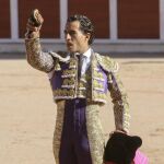 Iván Fandiño saludando una oreja en Guadalajara