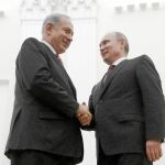 El «premier» Netanyahu y el líder ruso, Vladimir Putin, en 2013
