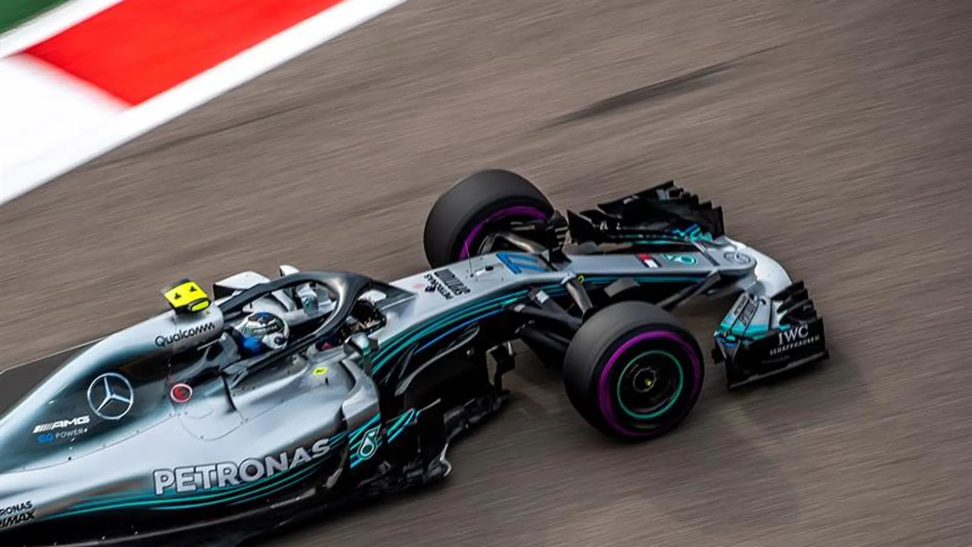 Bottas sorprende a su equipo