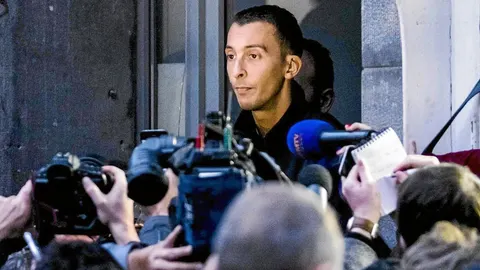 El hermano que trabajó con el ayuntamiento Mohamed Adbesalam trabajó con el alcalde. Las comunidades árabes acudían a él para mediar en asuntos municipales. Se declara inocente y asegura que sus padres están destrozados. Afirma que tiene una coartada: «Estaba aquí», dice
