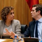 Pablo Casado y Dolors Montserrat, durante la reunión del Grupo Parlamentario Popular, en el Congreso de los Diputados/Foto: EFE/Javier Lizón