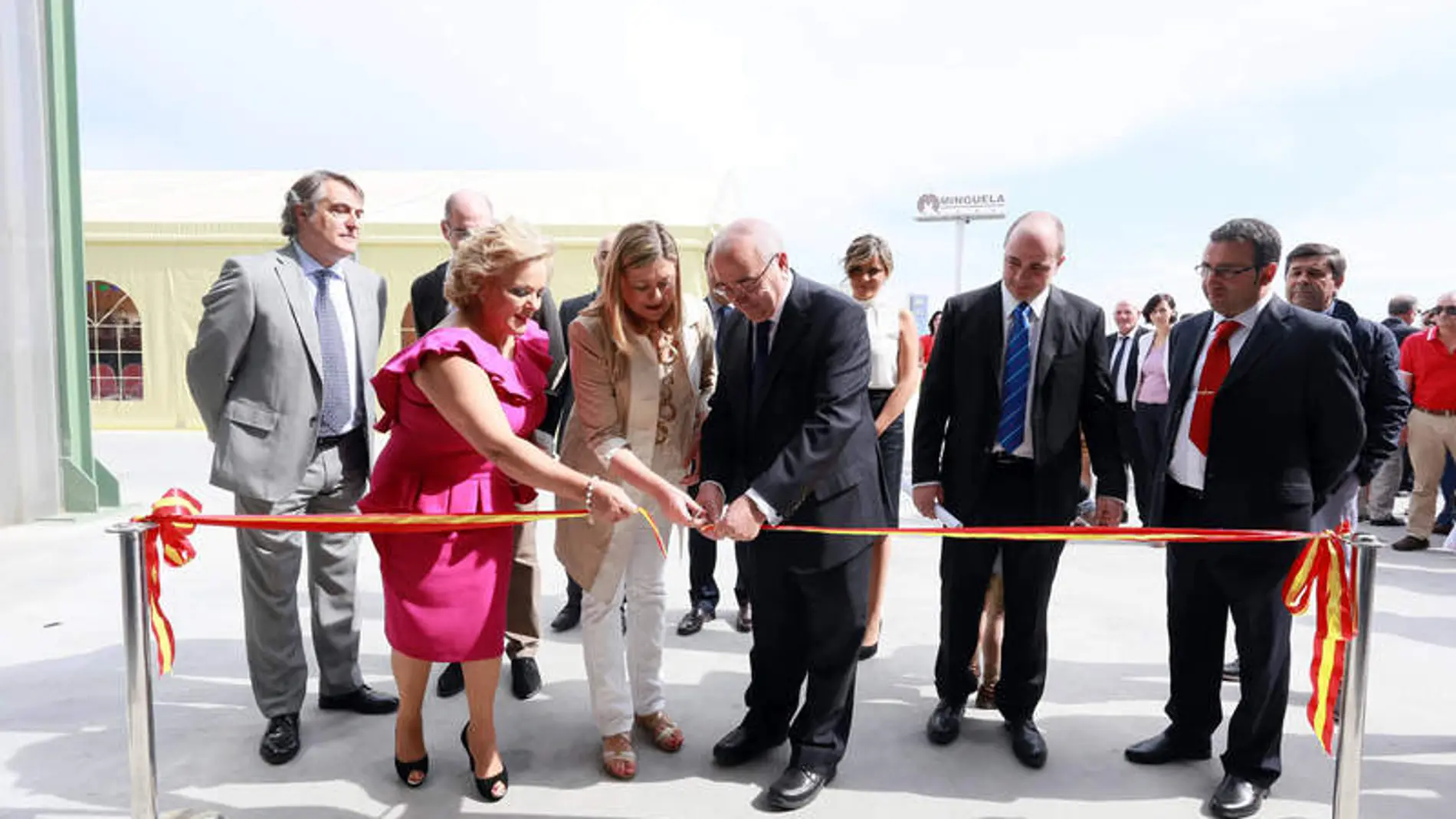 Pilar del Olmo inaugura la nueva planta de la compañía Marcos Martínez Minguela