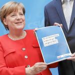 Merkel, ayer, durante la presentación de su programa electoral en Berlín