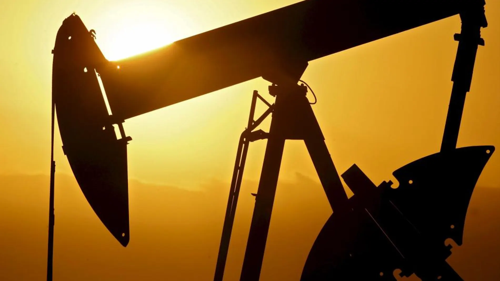 El barril de crudo de la OPEP se aprecia un 1,28 % hasta 59,15 dólares