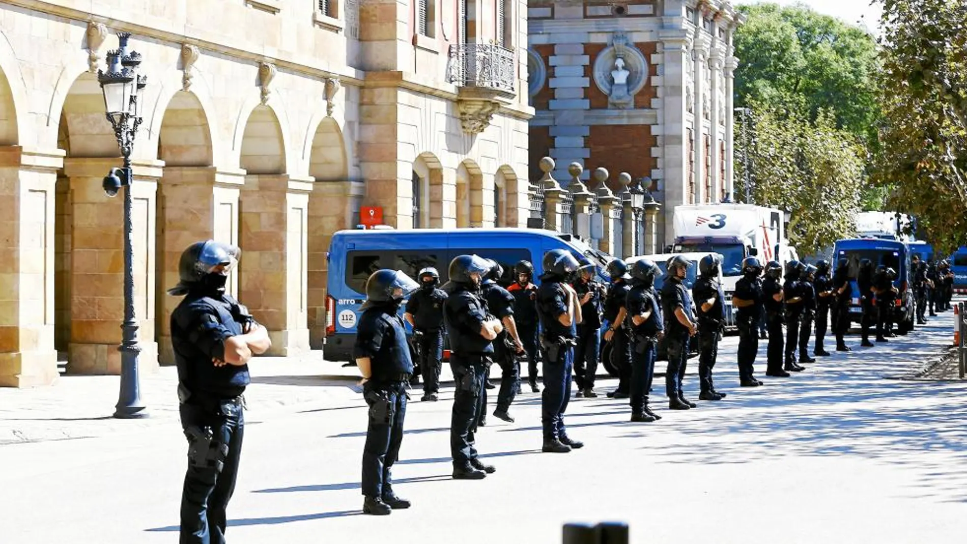 El dispositivo de los Mossos d’Esquadra incluyó un cordón de seguridad ante la sede del Gobierno catalán en previsión de que se produjeran altercados