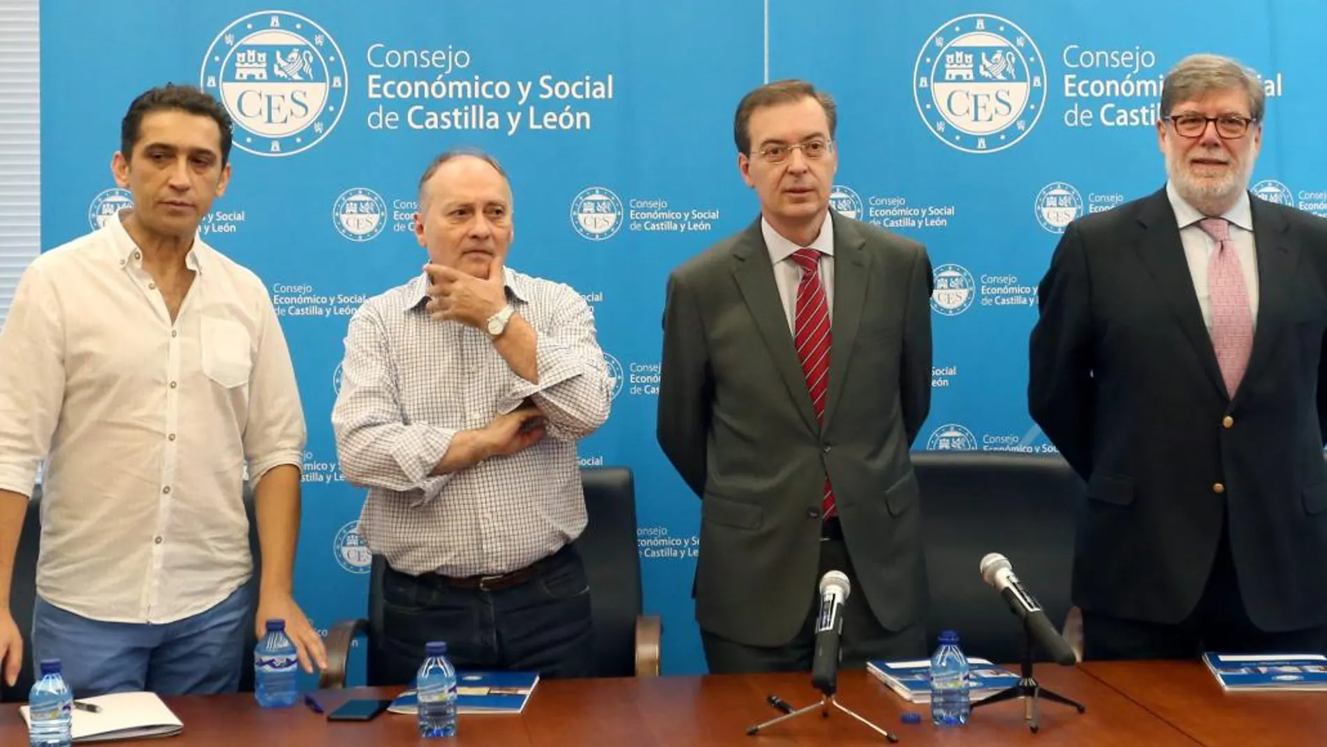 Vicente Andrés, Temprano, Barrios y Aparicio presentan el informe