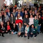 Foto de familia del alcalde Antonio Silván con los participantes en la feria