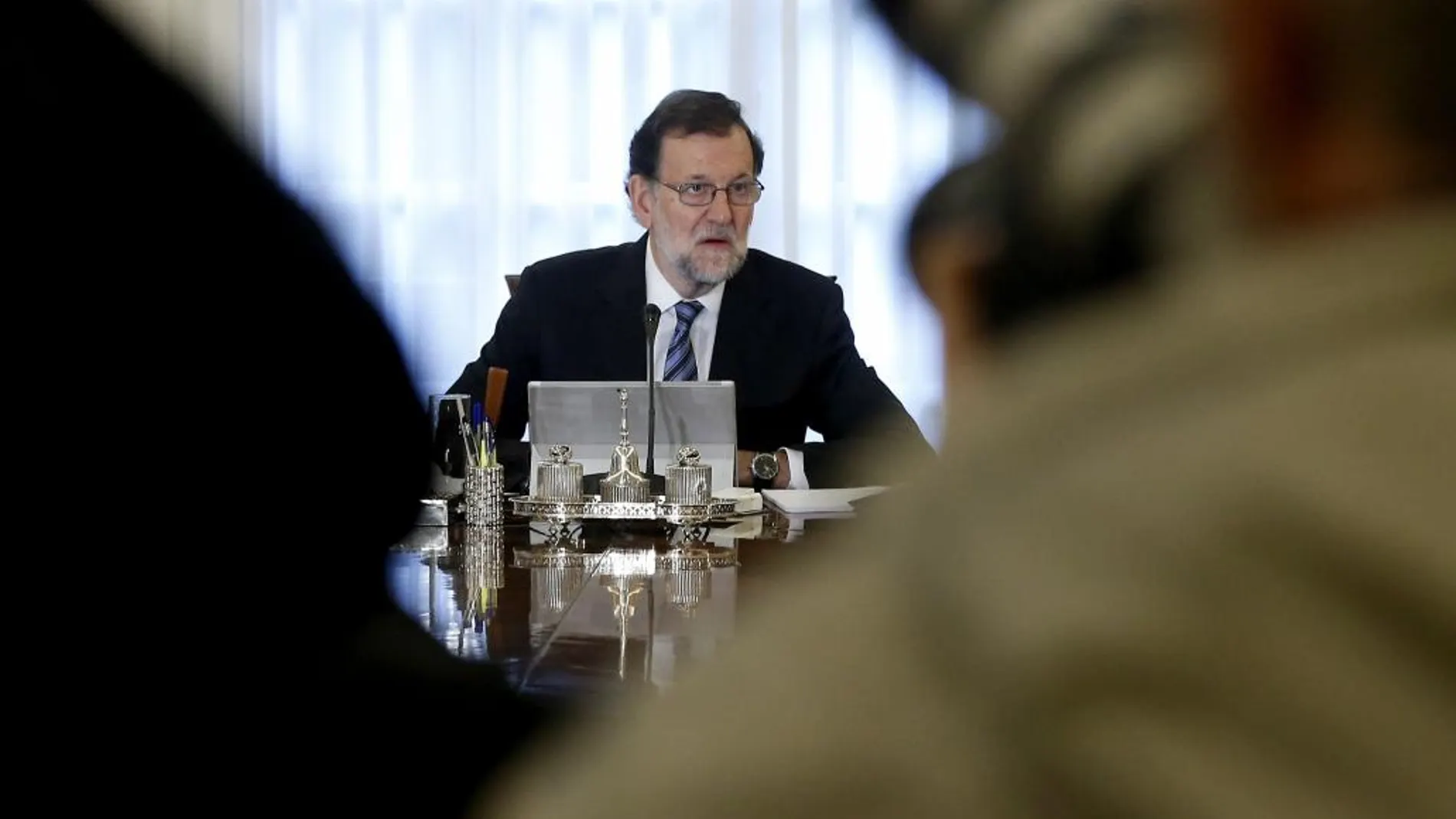 El jefe del Ejecutivo, Mariano Rajoy, durante la primera reunión del Consejo de Ministros de su nuevo Gobierno